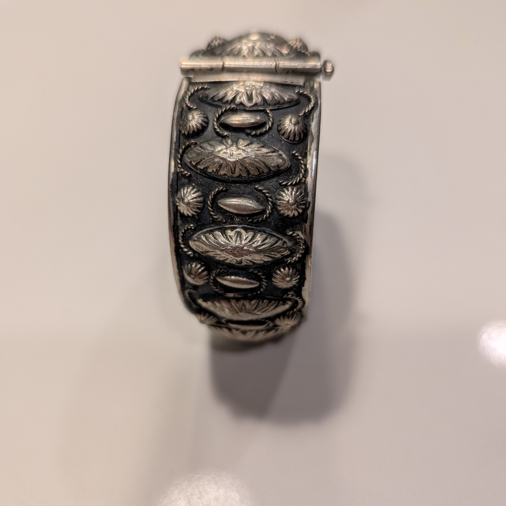 Vintage Italy Alpacca Silver Engraved Boho Leaf Festival Bangle Bracelet Rare - Picture 3 of 6